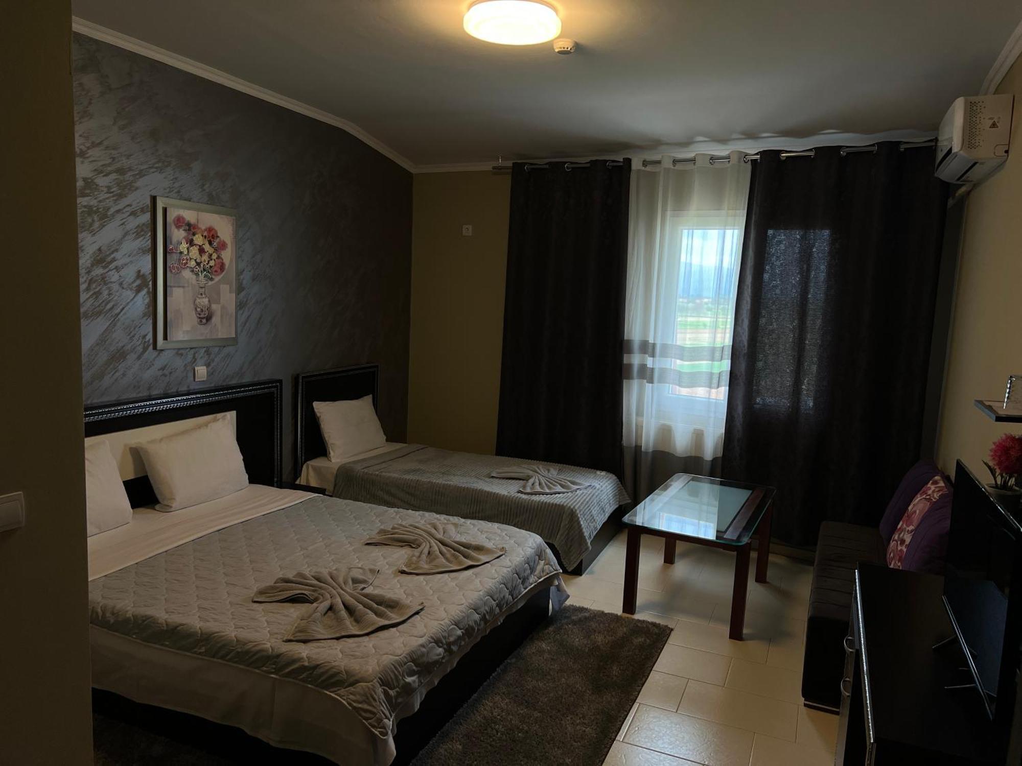 Hotel Yal Restaurant Tetovo Exterior photo